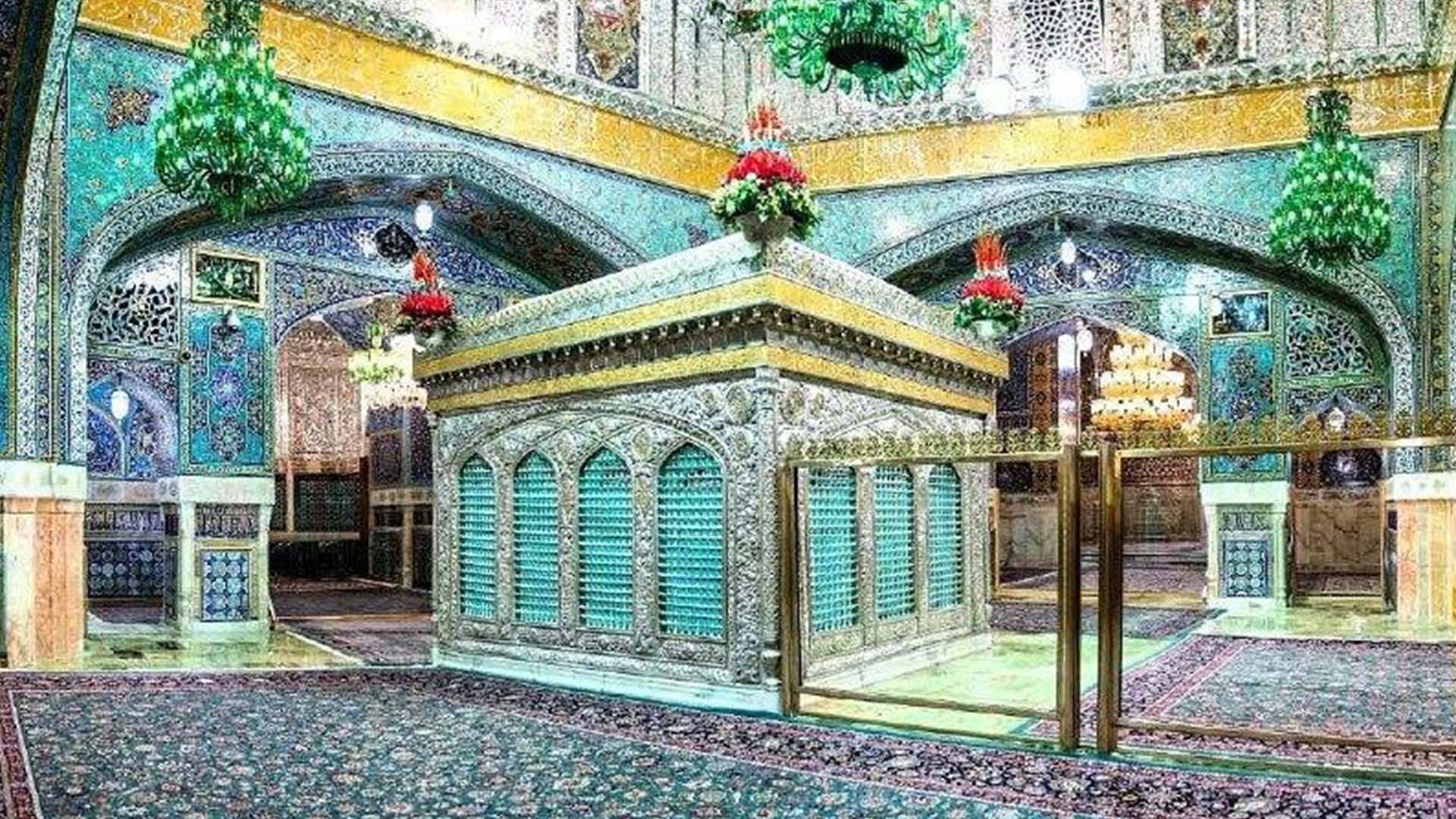 پنجمین ضریح از فولاد و چوب گردو ساخته شد